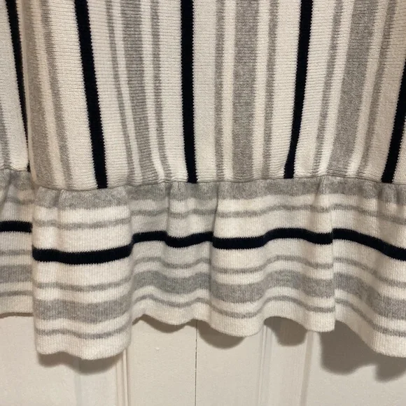 Banana Republic SWEATER TANK - Picture 6 of 8